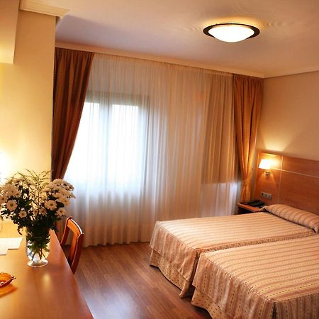 Hotel Las Anclas Ель-Астільєро Екстер'єр фото
