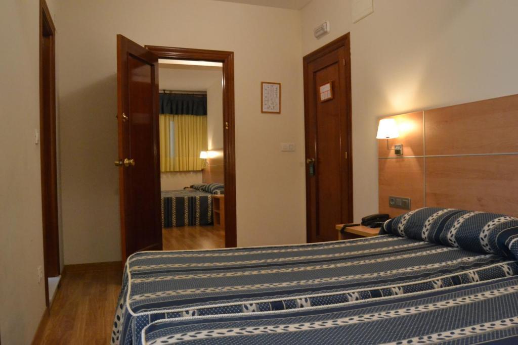Hotel Las Anclas Ель-Астільєро Екстер'єр фото