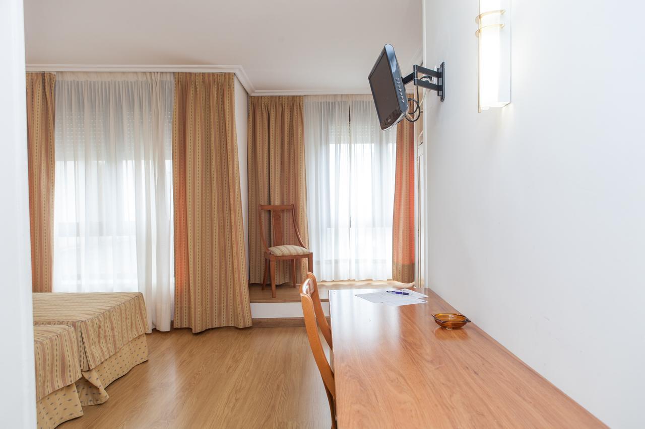 Hotel Las Anclas Ель-Астільєро Екстер'єр фото