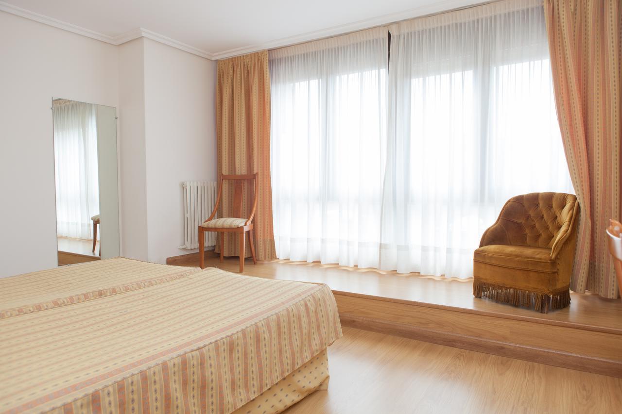Hotel Las Anclas Ель-Астільєро Екстер'єр фото