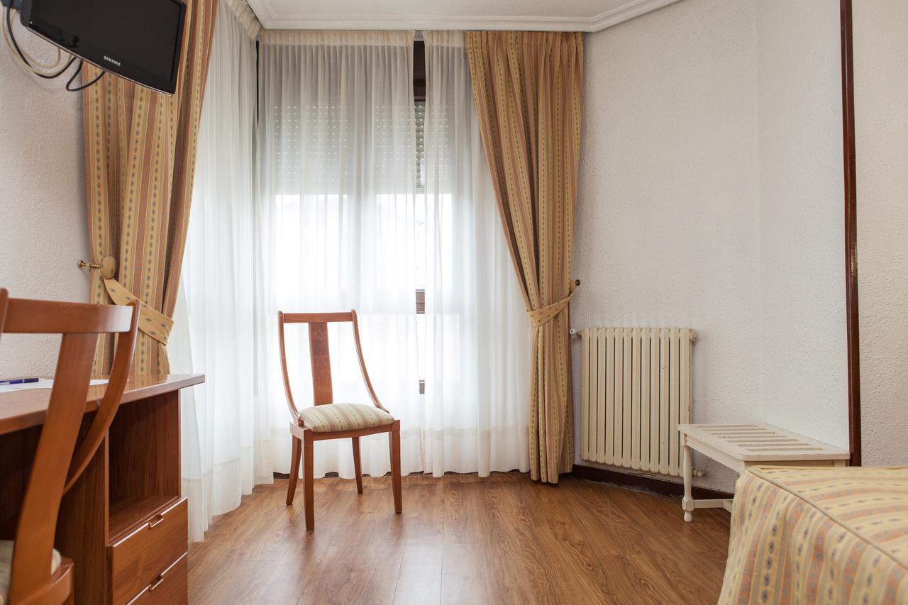 Hotel Las Anclas Ель-Астільєро Екстер'єр фото