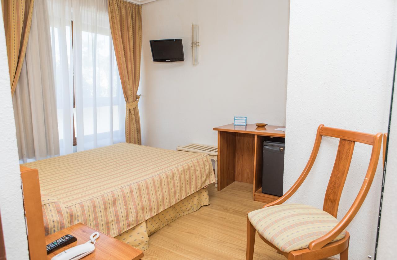 Hotel Las Anclas Ель-Астільєро Екстер'єр фото